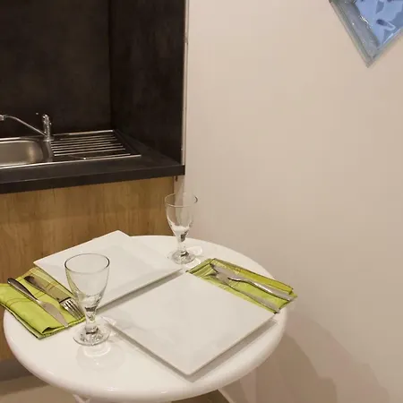 Les Lions Apartment